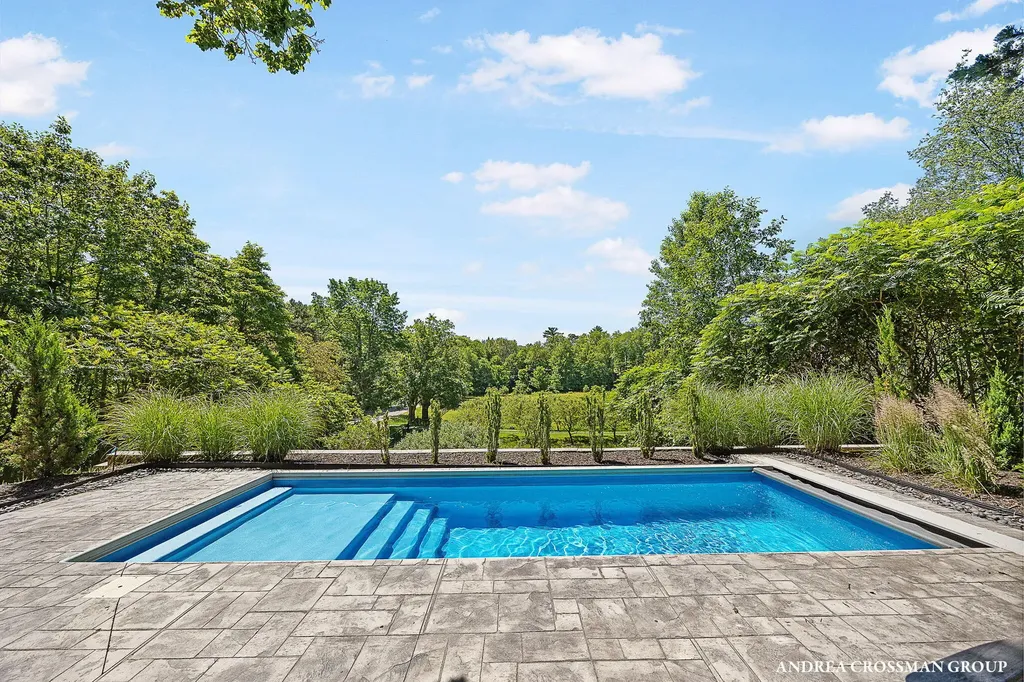 2056 Lakeshore Drive Ganges Township MI 49408