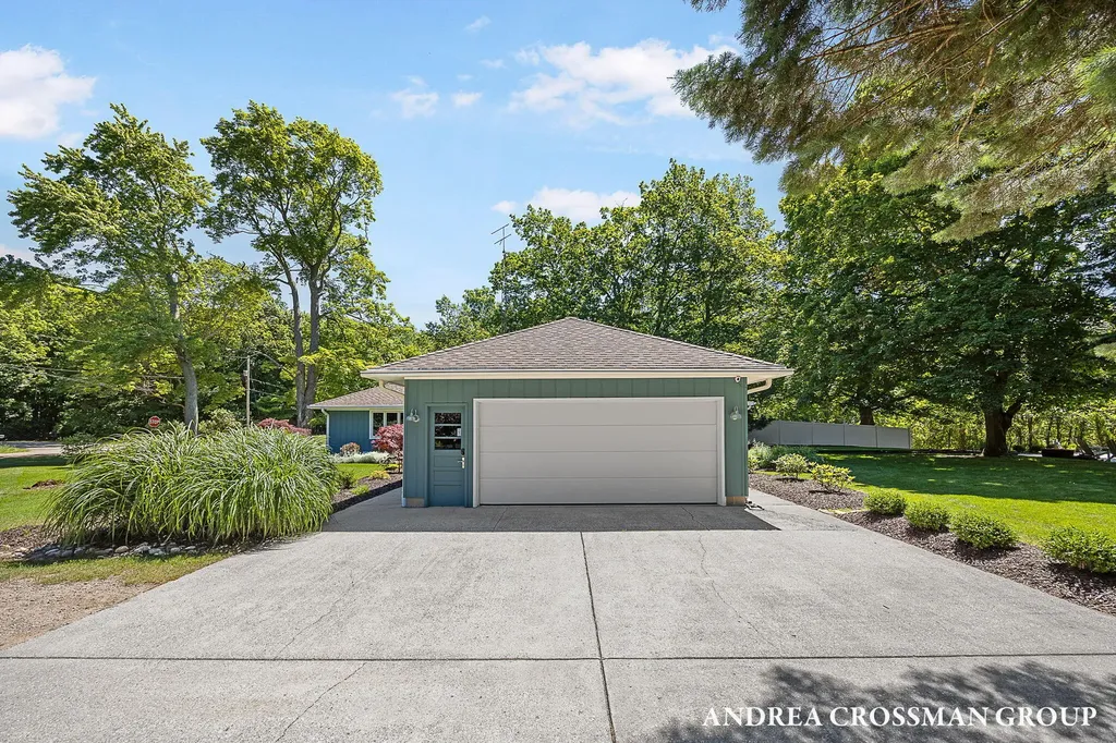 2056 Lakeshore Drive Ganges Township MI 49408