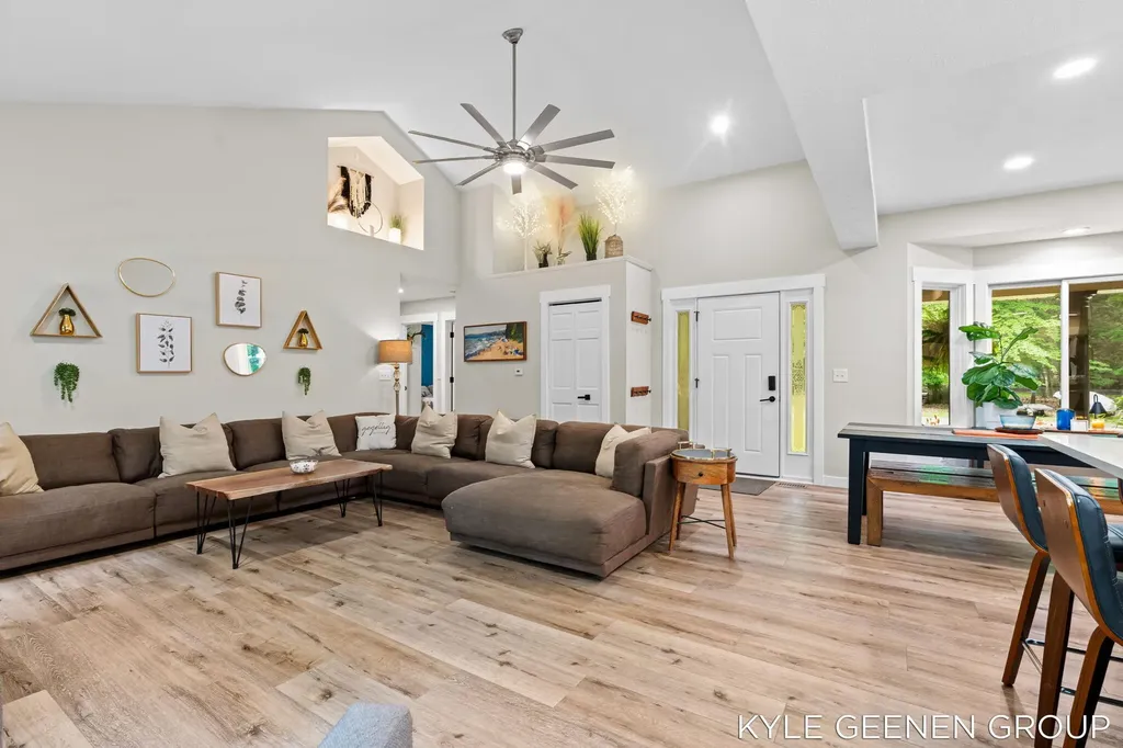 208 Chicago Avenue Park Township MI 49424