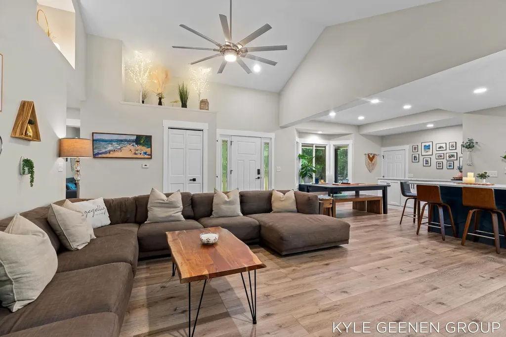 208 Chicago Avenue Park Township MI 49424