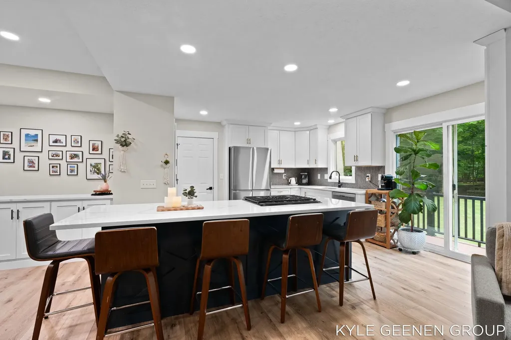 208 Chicago Avenue Park Township MI 49424