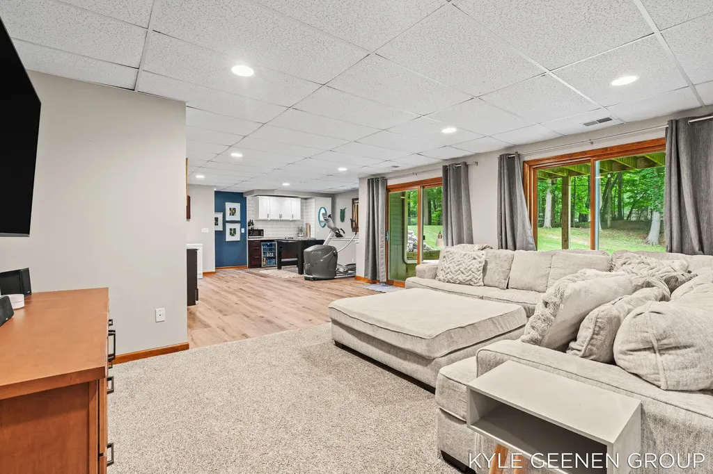 208 Chicago Avenue Park Township MI 49424