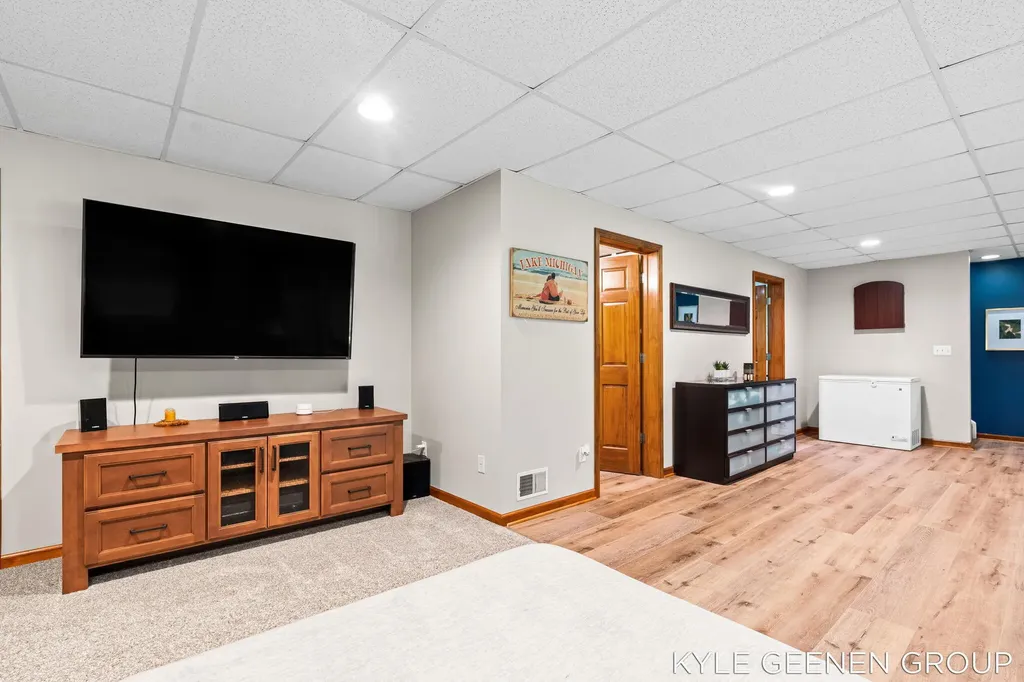 208 Chicago Avenue Park Township MI 49424