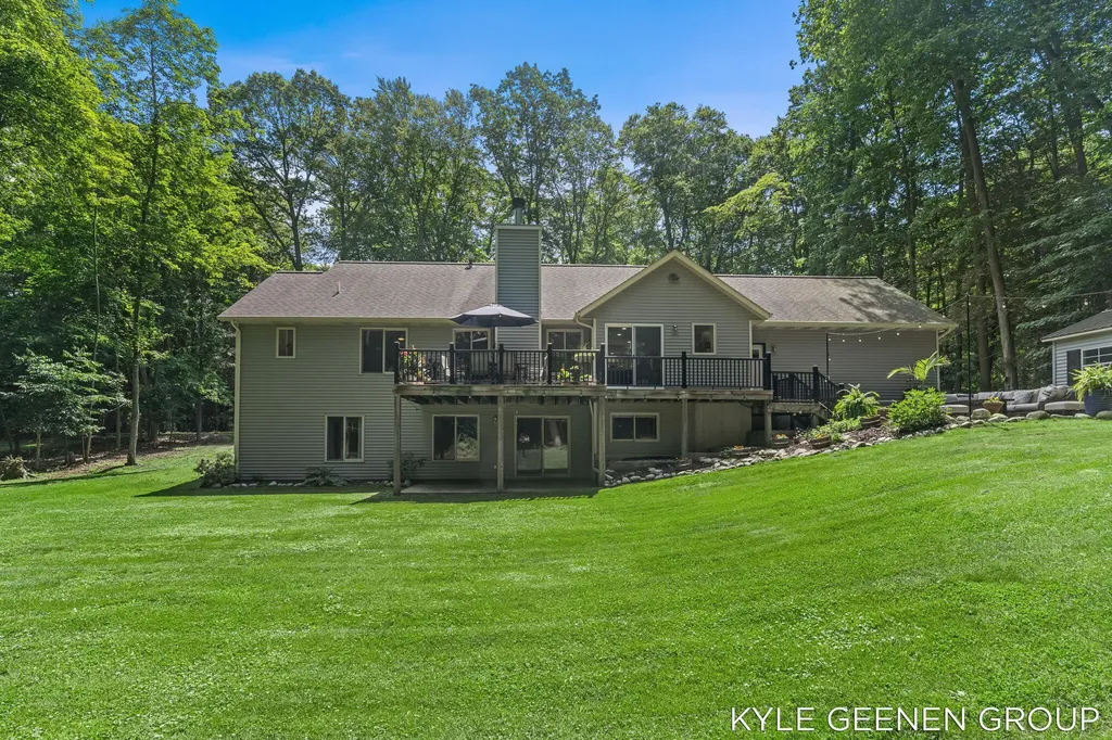 208 Chicago Avenue Park Township MI 49424