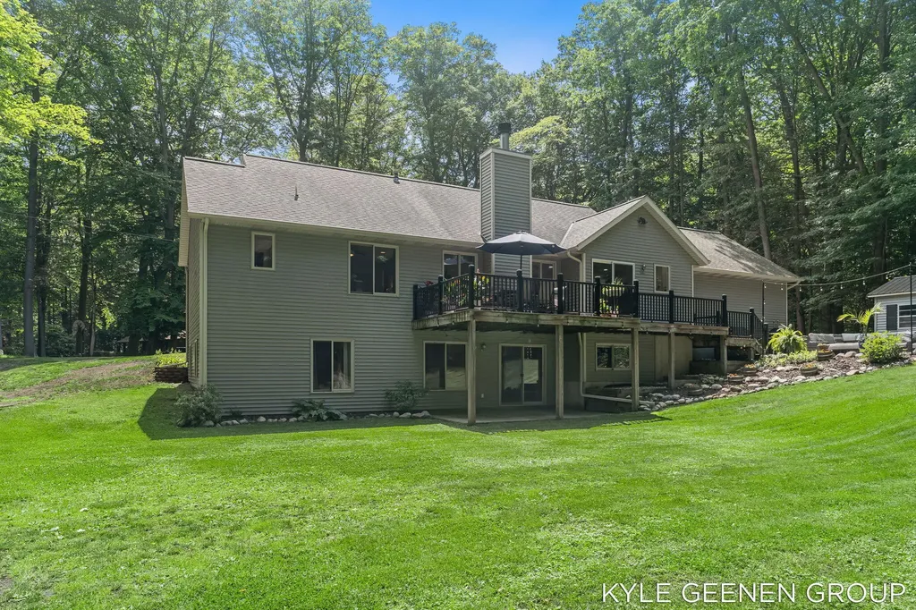 208 Chicago Avenue Park Township MI 49424