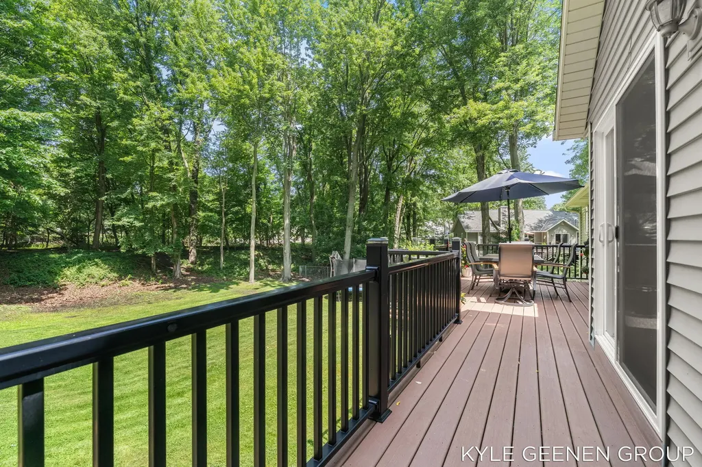 208 Chicago Avenue Park Township MI 49424