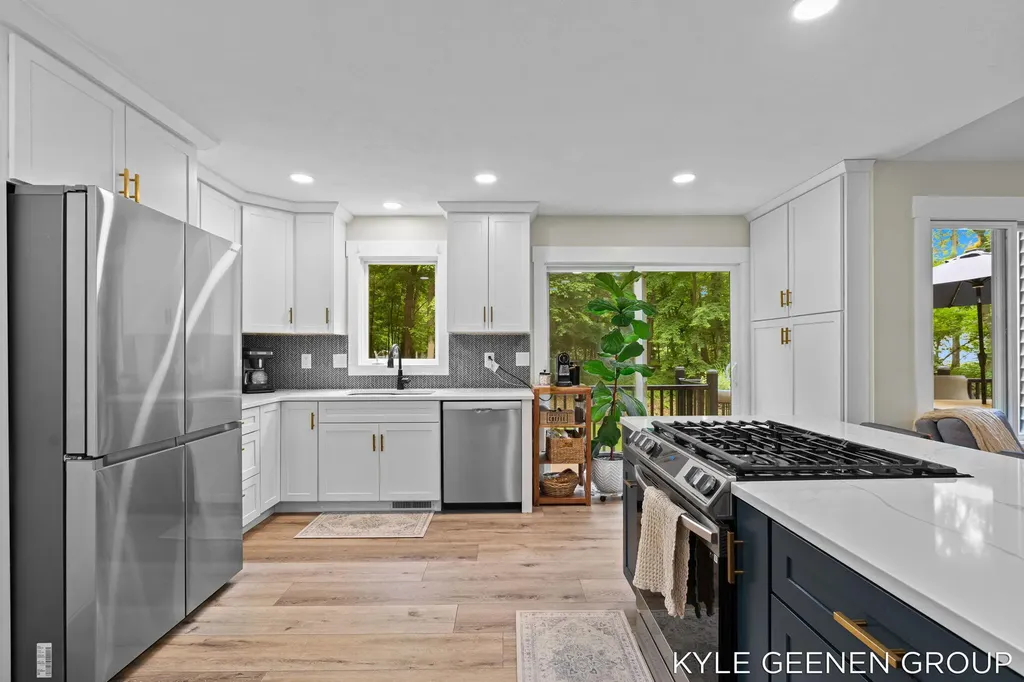208 Chicago Avenue Park Township MI 49424