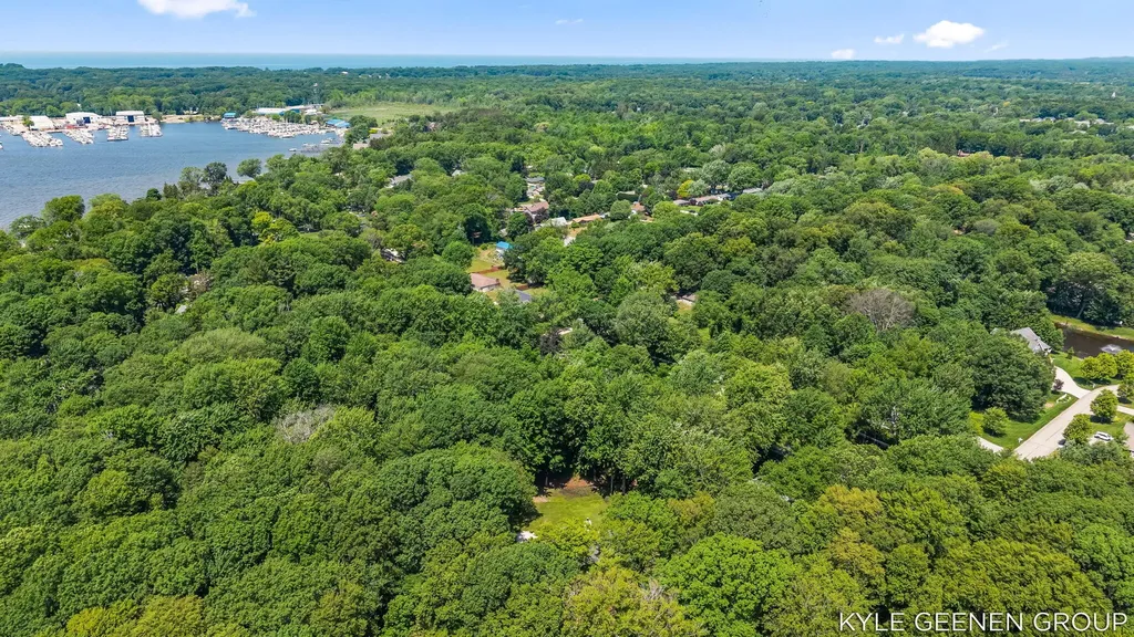 208 Chicago Avenue Park Township MI 49424