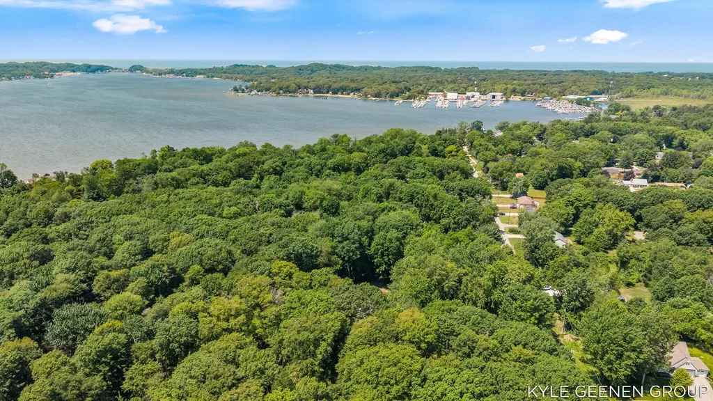 208 Chicago Avenue Park Township MI 49424