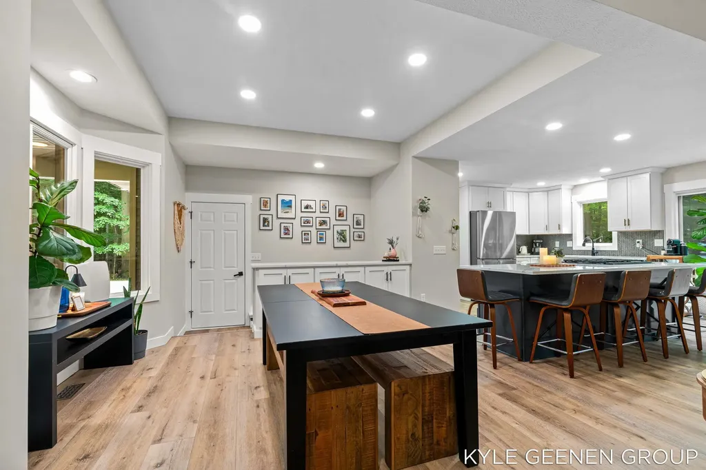 208 Chicago Avenue Park Township MI 49424