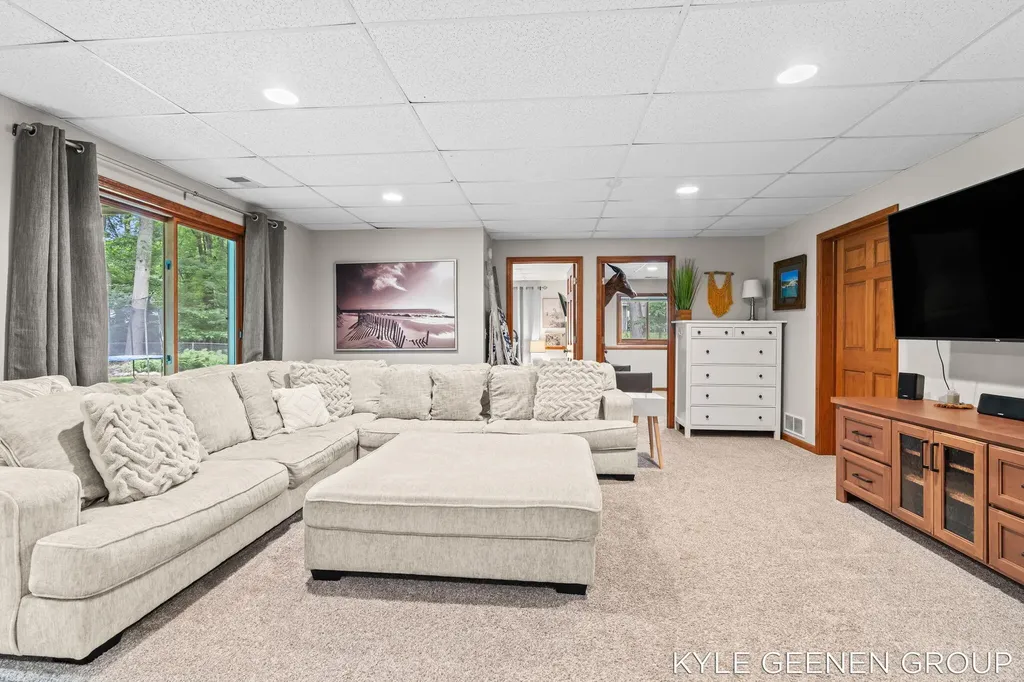 208 Chicago Avenue Park Township MI 49424