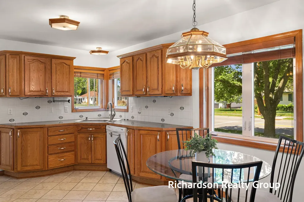 1702 Waverly Avenue Grand Haven City MI 49417