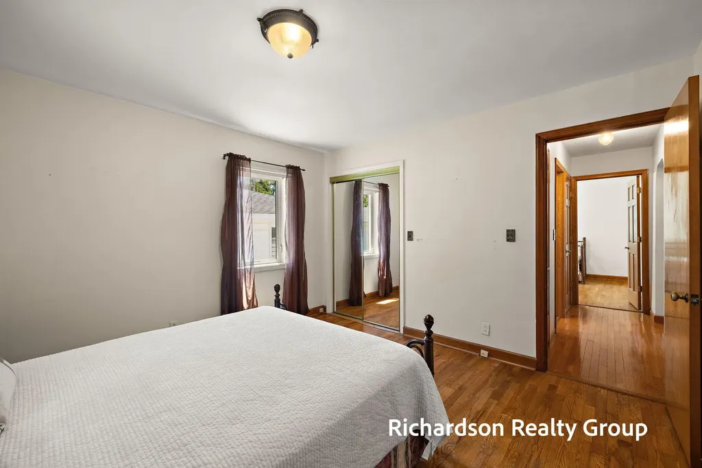1702 Waverly Avenue Grand Haven City MI 49417