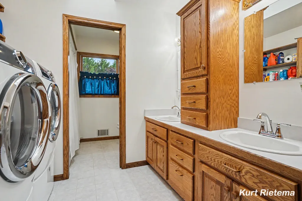 3459 44th Street Heath Township MI 49419