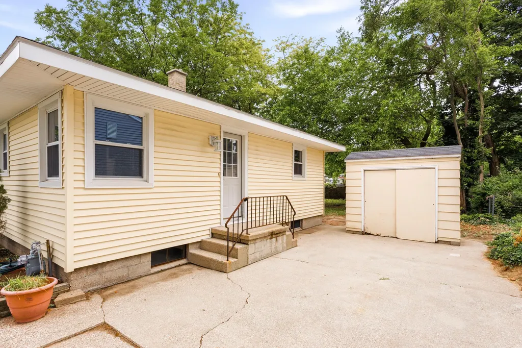 619 Fall Street Spring Lake Village MI 49456