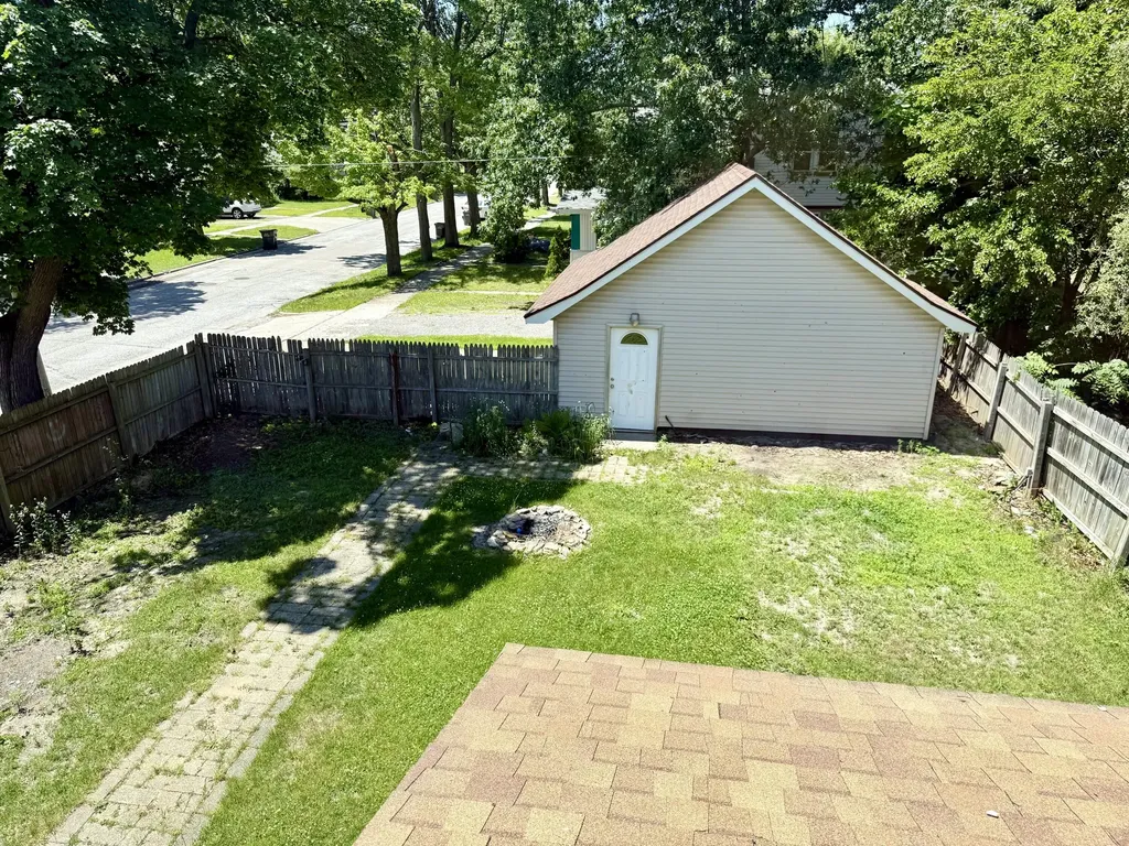1607 6th Street Muskegon City MI 49441