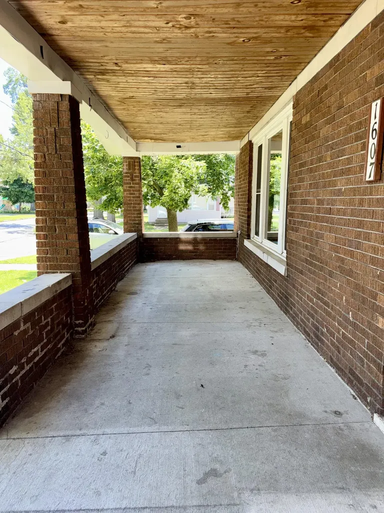 1607 6th Street Muskegon City MI 49441