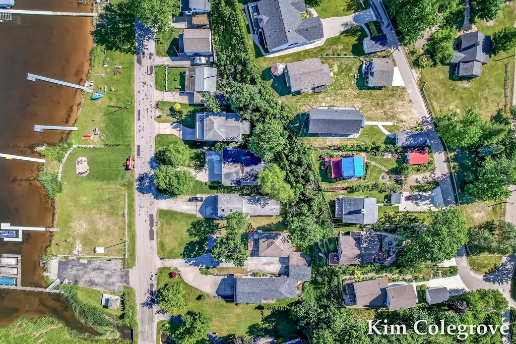 1624 Collier Drive W Whitehall City MI 49461