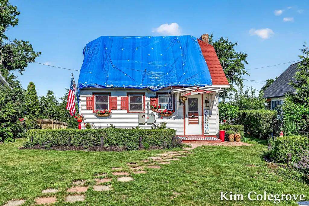 1624 Collier Drive W Whitehall City MI 49461