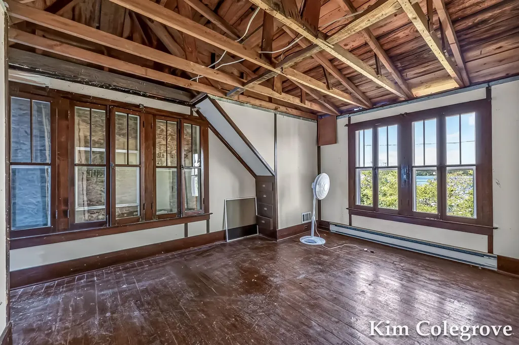 1624 Collier Drive W Whitehall City MI 49461