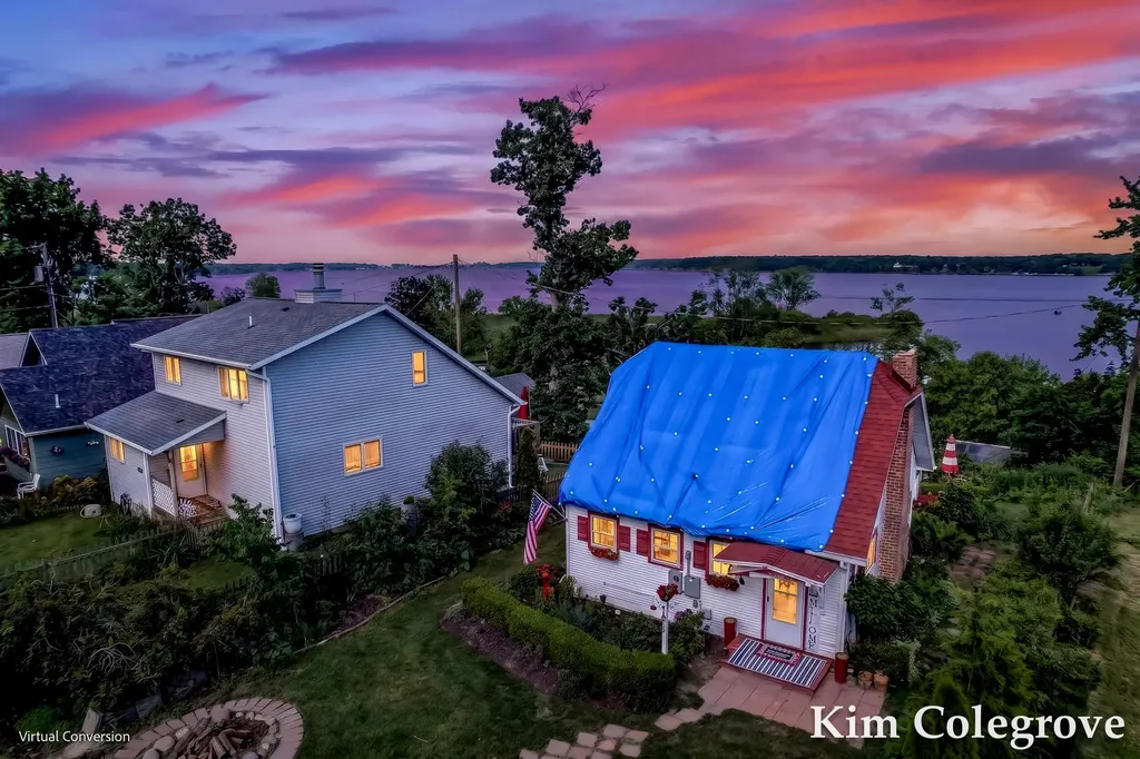 1624 Collier Drive W Whitehall City MI 49461