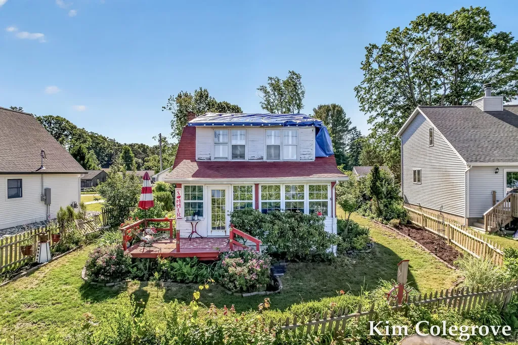 1624 Collier Drive W Whitehall City MI 49461