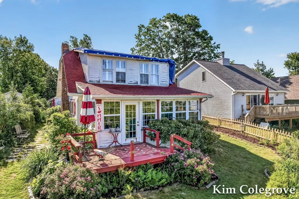 1624 Collier Drive W Whitehall City MI 49461