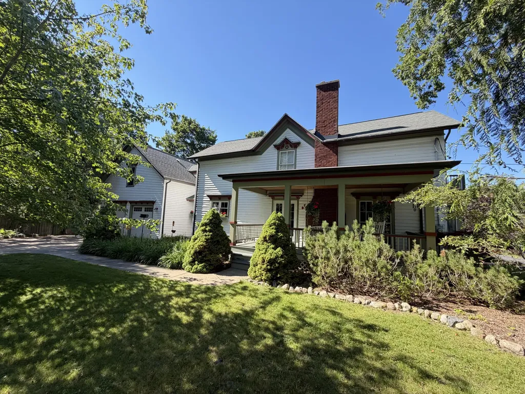 34 S Spring Street Unknown City MI 49406