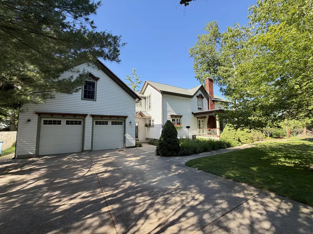 34 S Spring Street Unknown City MI 49406