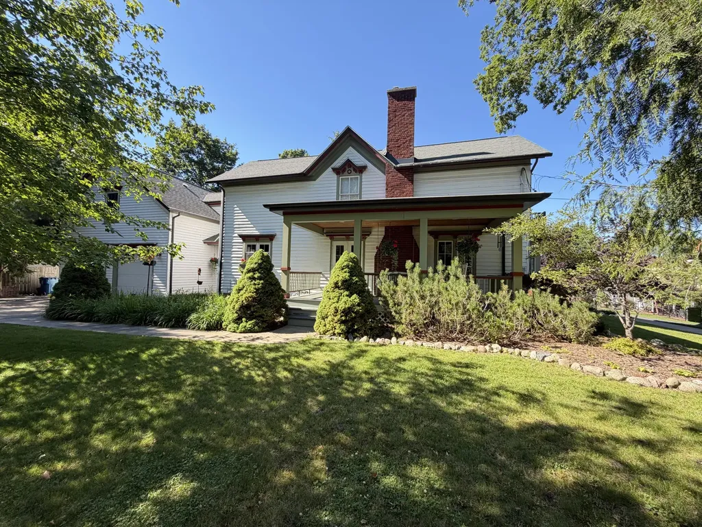 34 S Spring Street Unknown City MI 49406