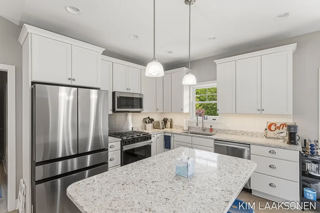 349 Parkside Lane Unknown City MI 49406