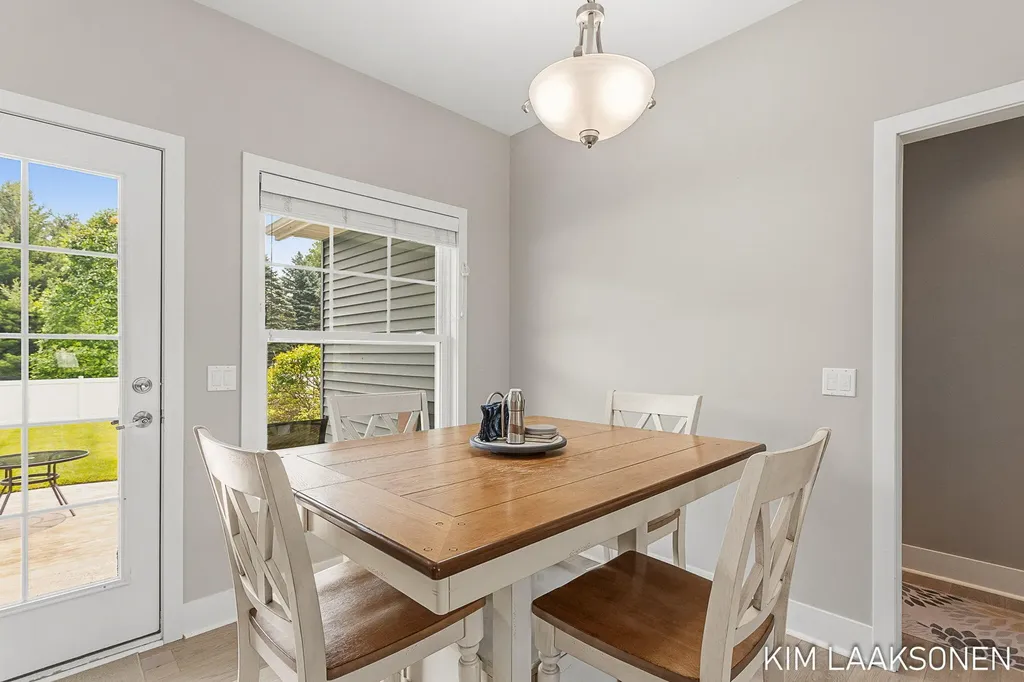 349 Parkside Lane Unknown City MI 49406
