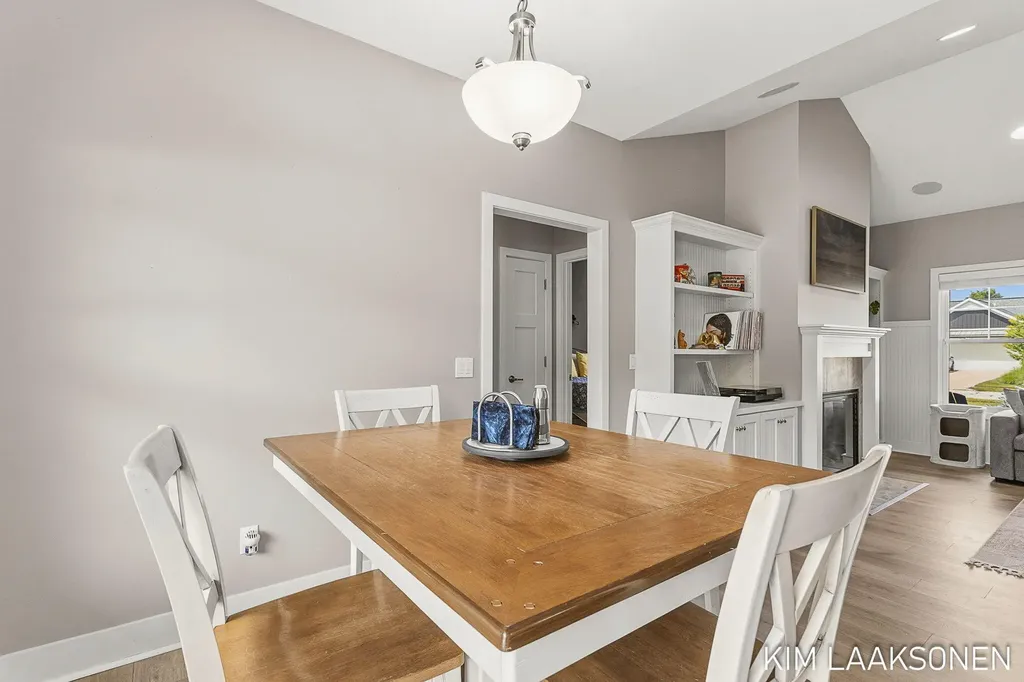 349 Parkside Lane Unknown City MI 49406