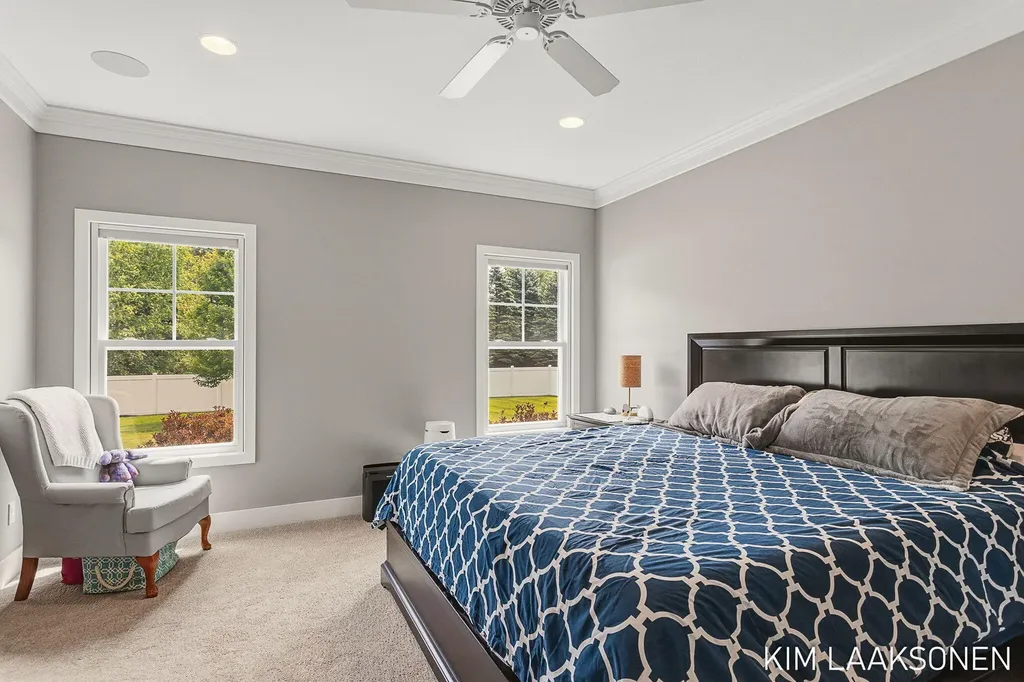 349 Parkside Lane Unknown City MI 49406