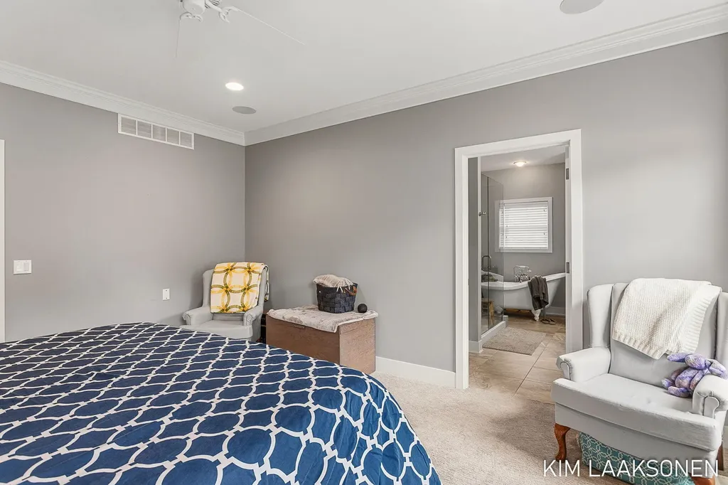 349 Parkside Lane Unknown City MI 49406