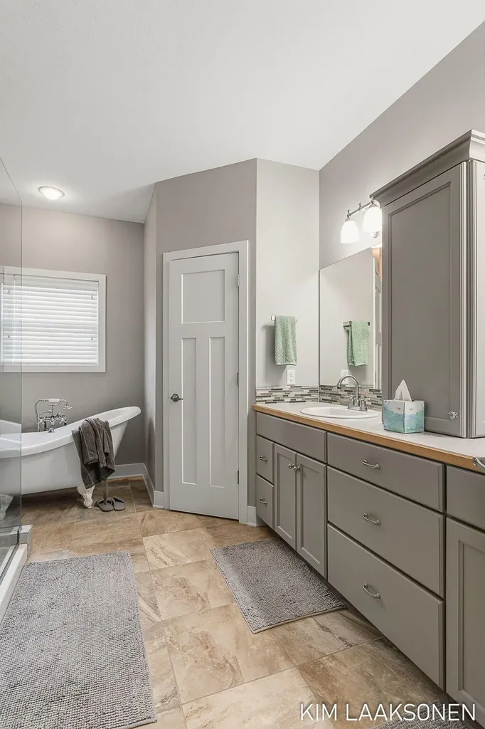 349 Parkside Lane Unknown City MI 49406