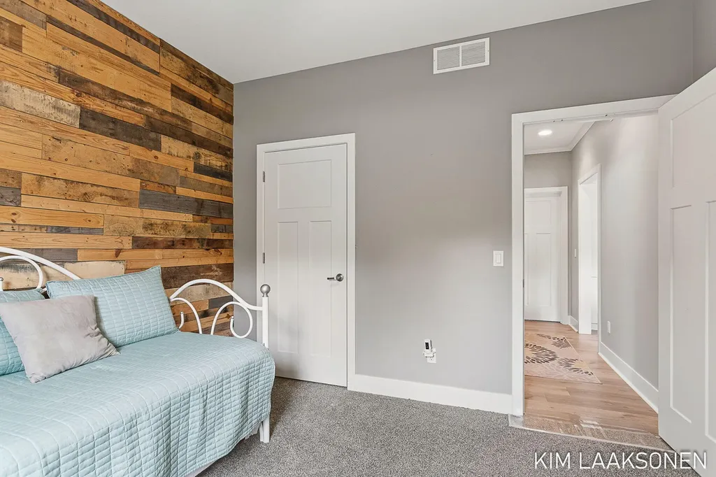 349 Parkside Lane Unknown City MI 49406