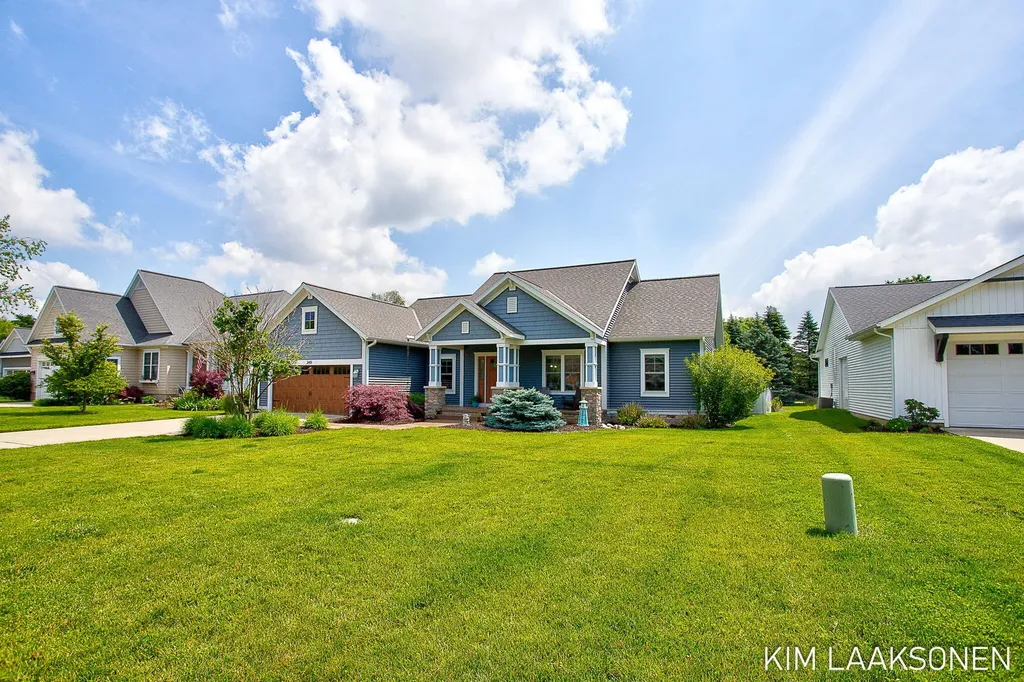 349 Parkside Lane Unknown City MI 49406