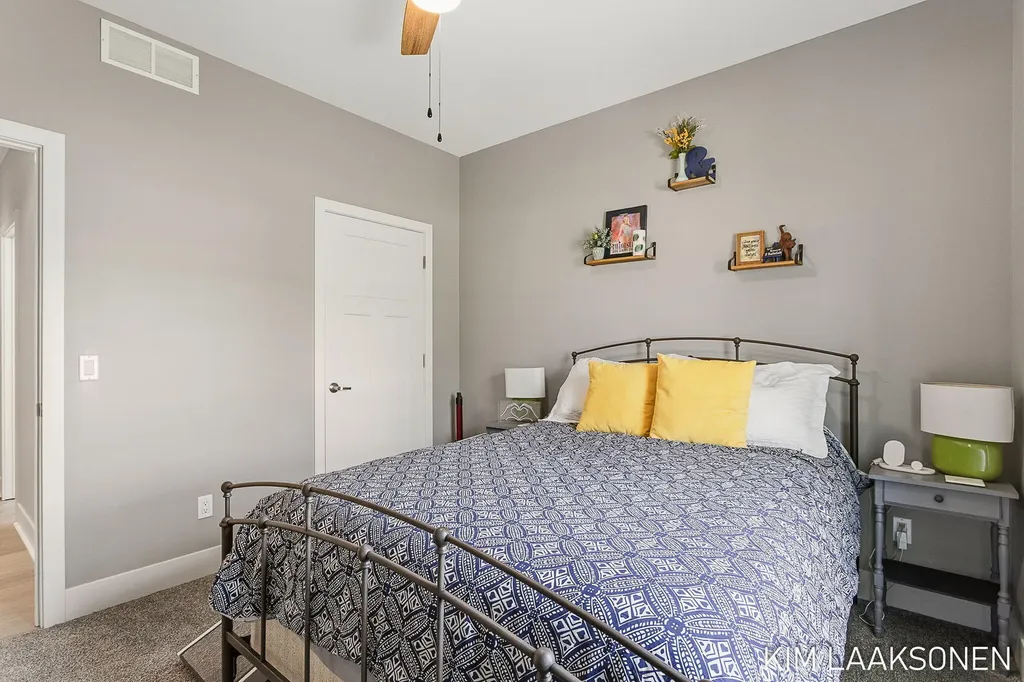 349 Parkside Lane Unknown City MI 49406
