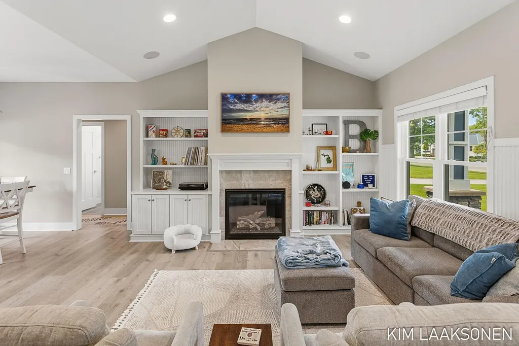 349 Parkside Lane Unknown City MI 49406