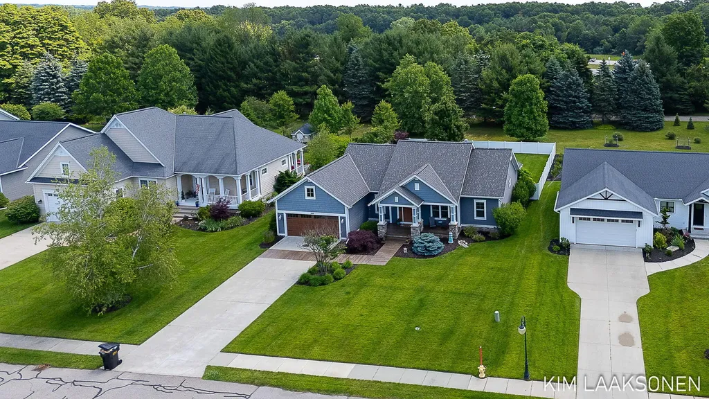 349 Parkside Lane Unknown City MI 49406