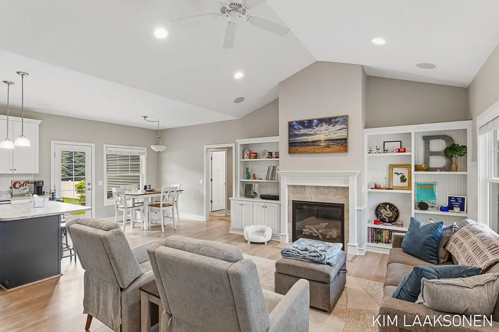 349 Parkside Lane Unknown City MI 49406