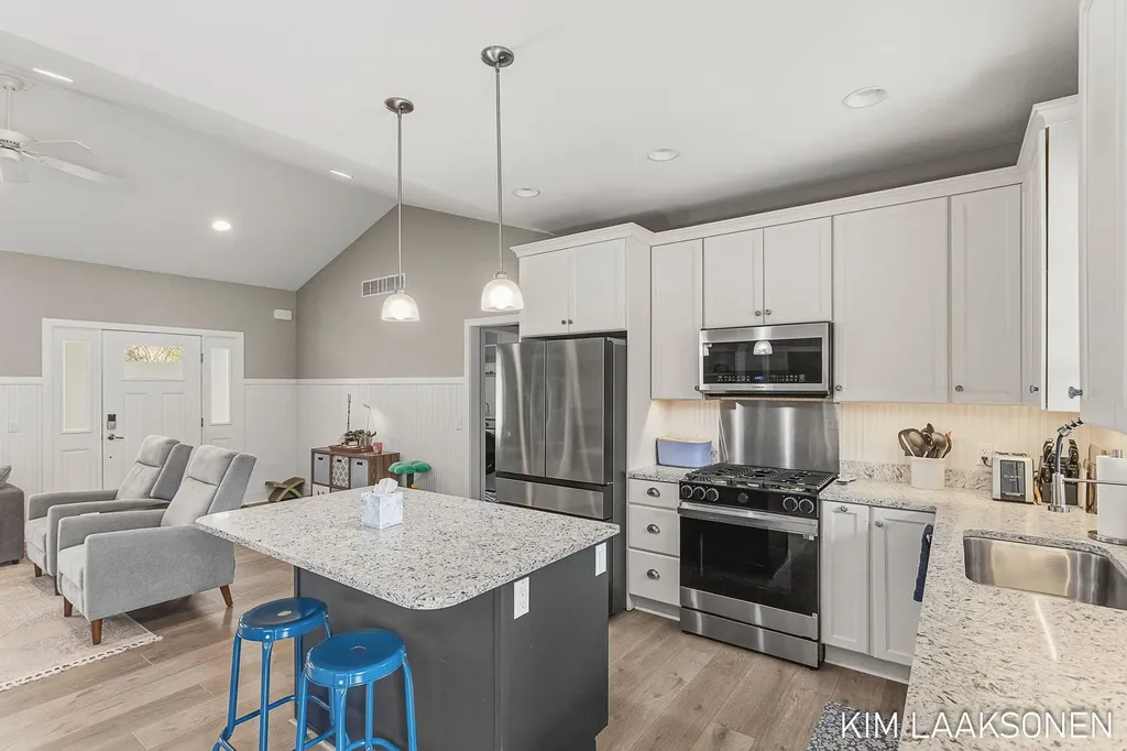 349 Parkside Lane Unknown City MI 49406