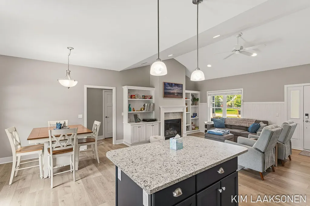349 Parkside Lane Unknown City MI 49406