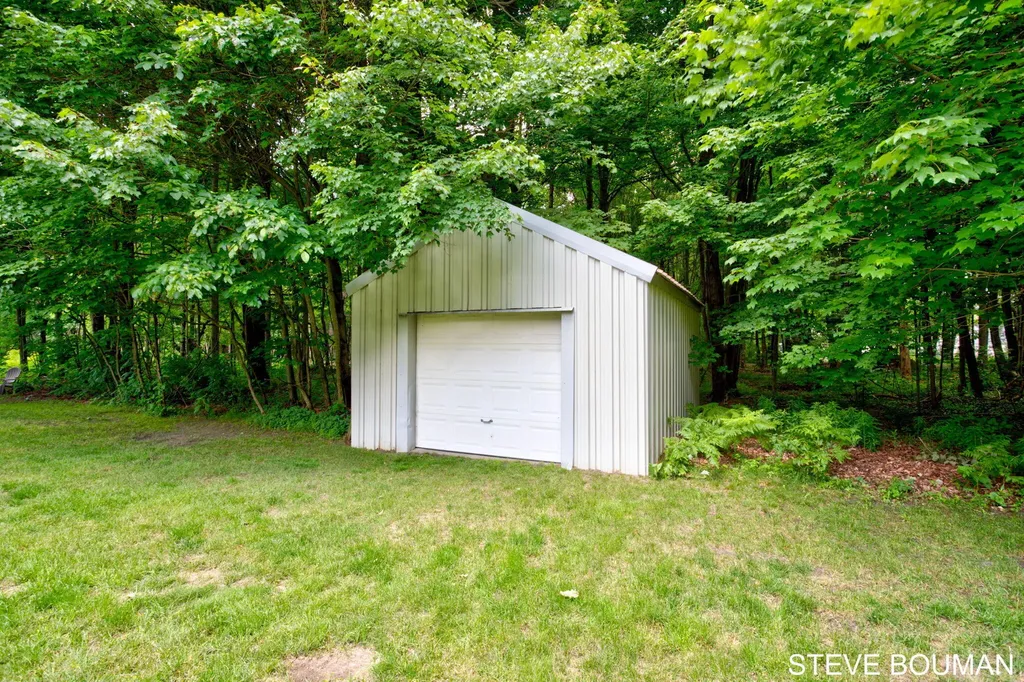 5915 141st Avenue Fillmore Township MI 49423