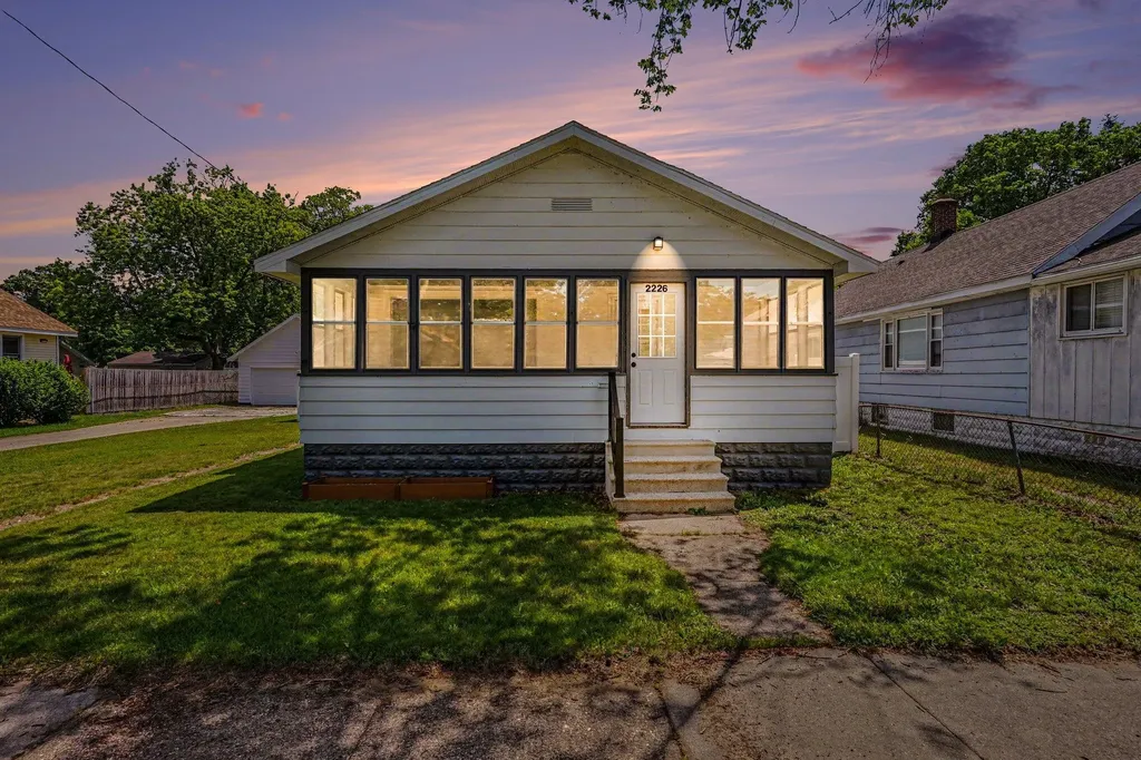 2226 Blodgett Street Muskegon City MI 49441