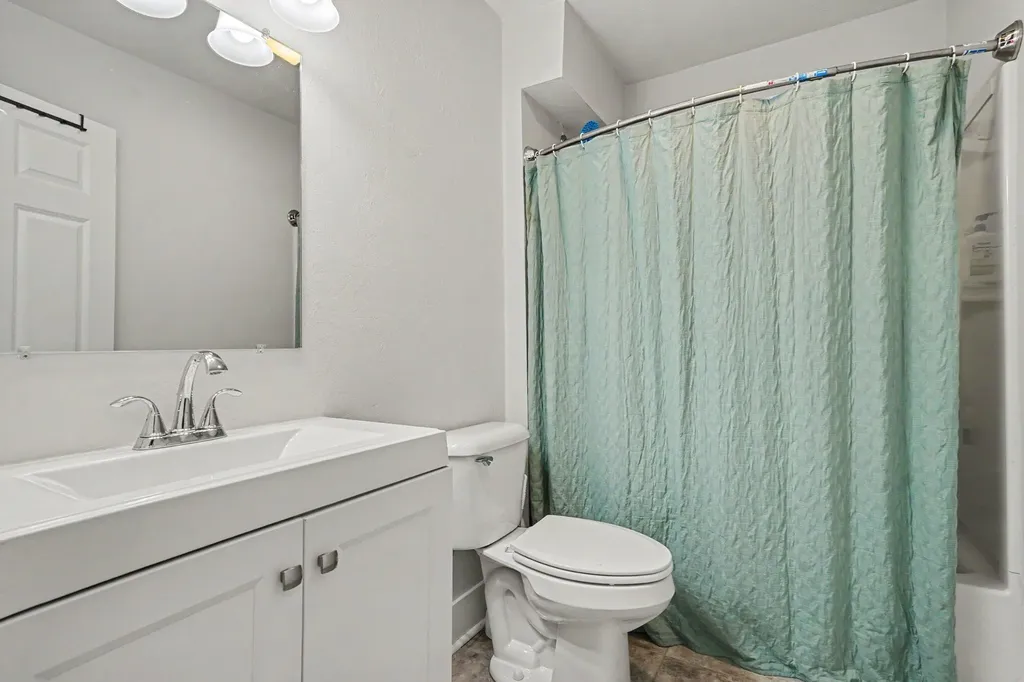 2226 Blodgett Street Muskegon City MI 49441