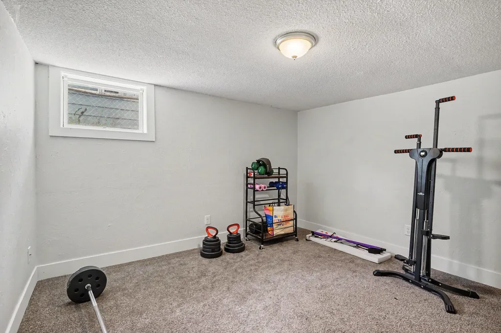2226 Blodgett Street Muskegon City MI 49441