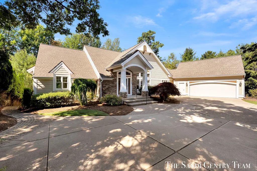 18090 Wildwood Springs Parkway Spring Lake Township MI 49456