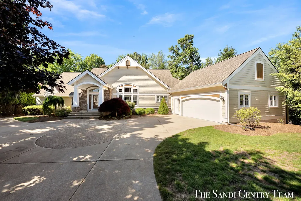 18090 Wildwood Springs Parkway Spring Lake Township MI 49456